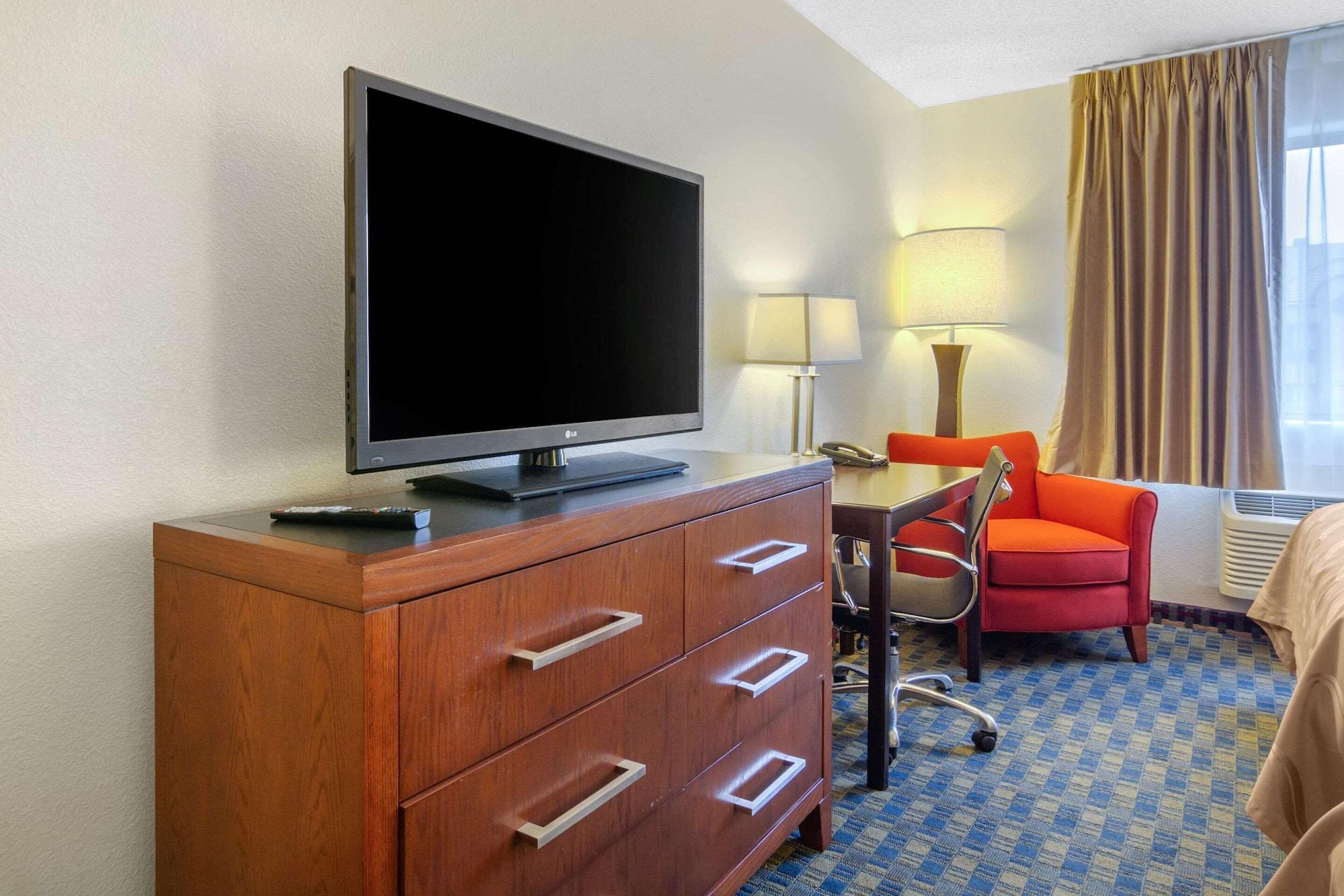 Quality Inn & Suites Lakewood - Denver Southwest Esterno foto