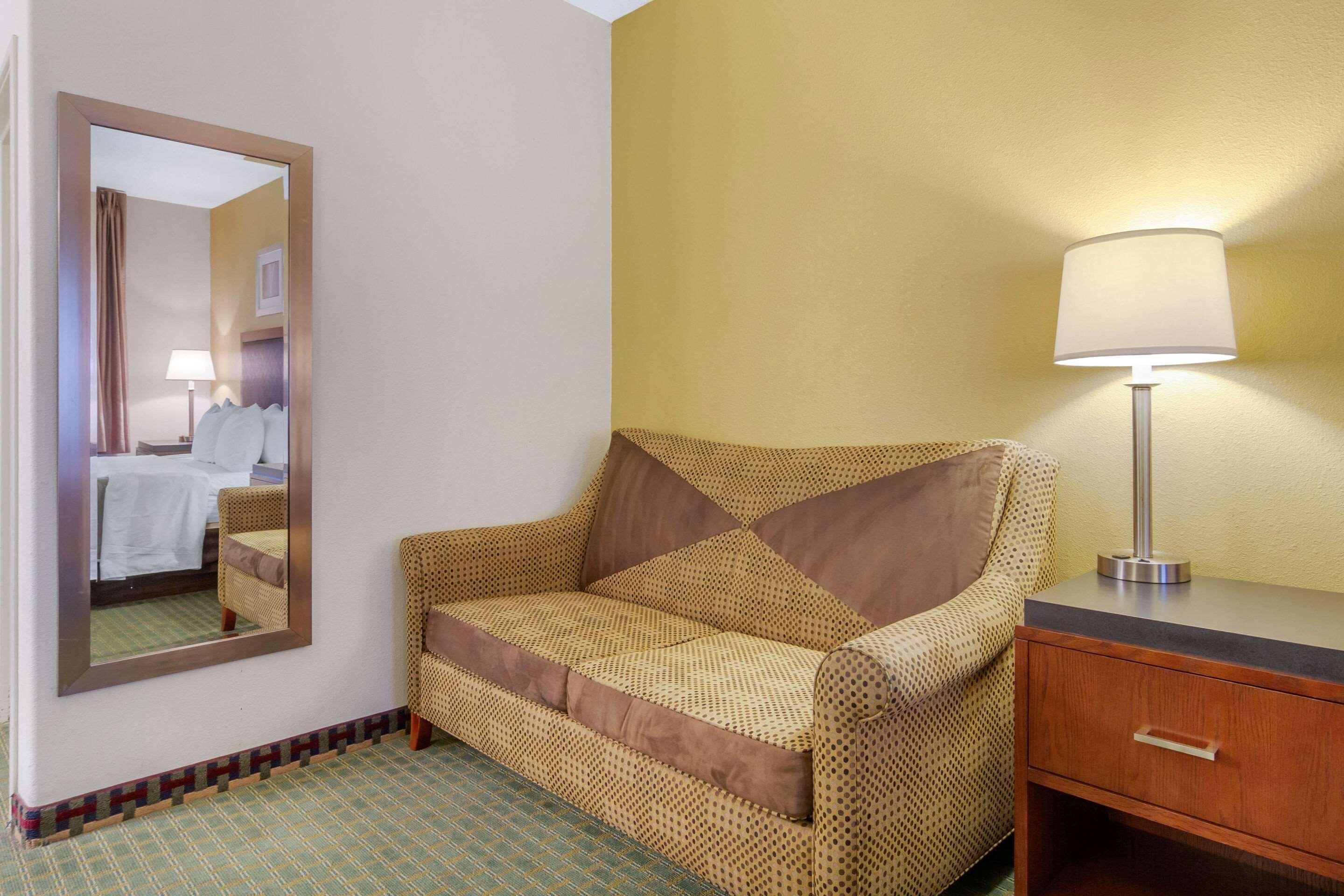 Quality Inn & Suites Lakewood - Denver Southwest Esterno foto