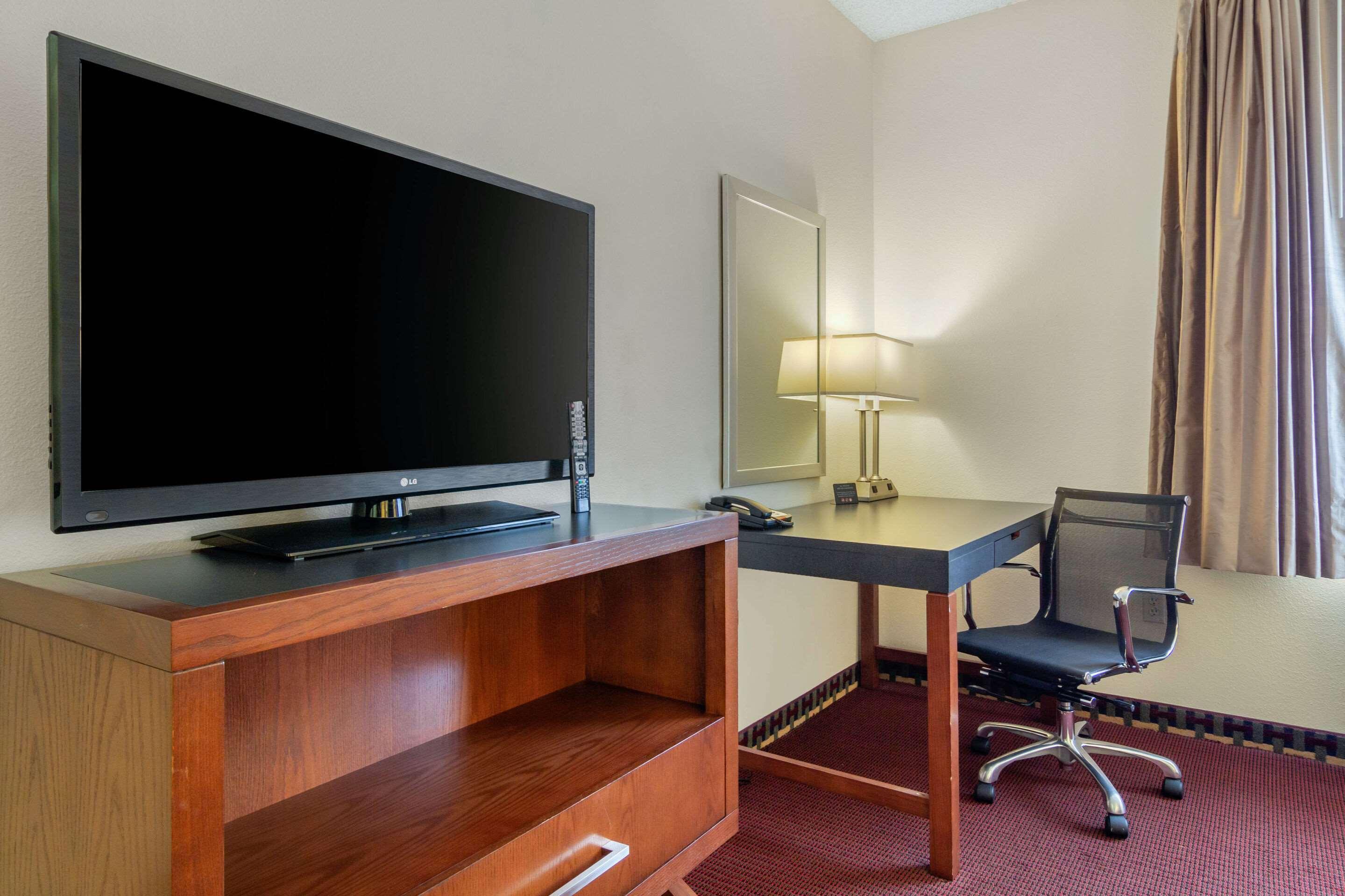 Quality Inn & Suites Lakewood - Denver Southwest Esterno foto